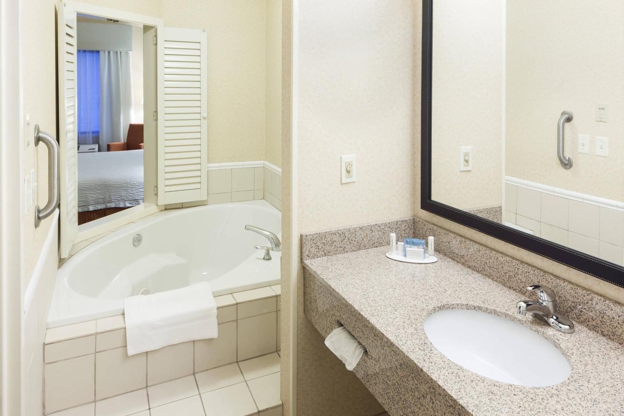 Fairfield By Marriott Ruston Hotel Kültér fotó